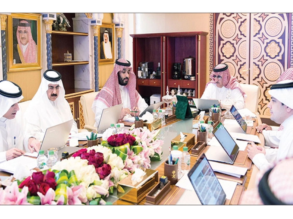 ولي العهد مترئسا اجتماع مجلس الشؤون السياسية والأمنية بحضور ولي ولي العهد في الرياض أمس (واس)