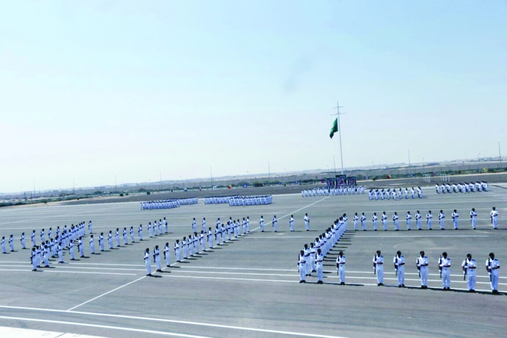 عدد من الخريجين خلال عروض حفل التخرج                                  (مكة)