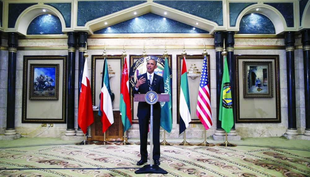 أوباما متحدثا للصحفيين بعد اختتام القمة الخليجية الأمريكية في الرياض                   (رويترز)