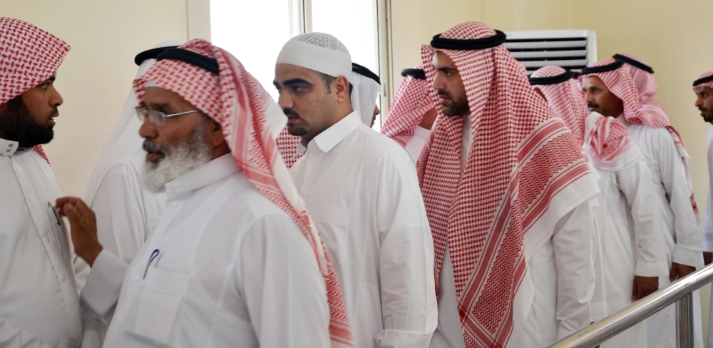 عبدالهادي زمزمي يقدم العزاء لأسرة الفقيد  