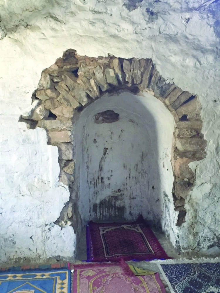  أحد مساجد الطائف التاريخية من الداخل ( شاكر بيك )