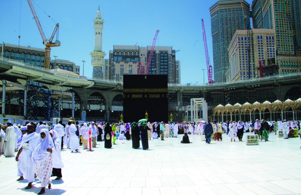 أجزاء من المطاف الموقت قبل الإزالة أمس                  (أنس الحارثي)