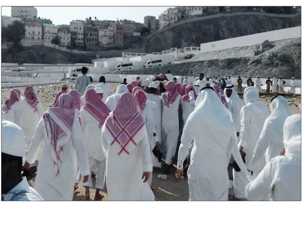 .. وتشييع جثمانه                          (أحمد جابر)