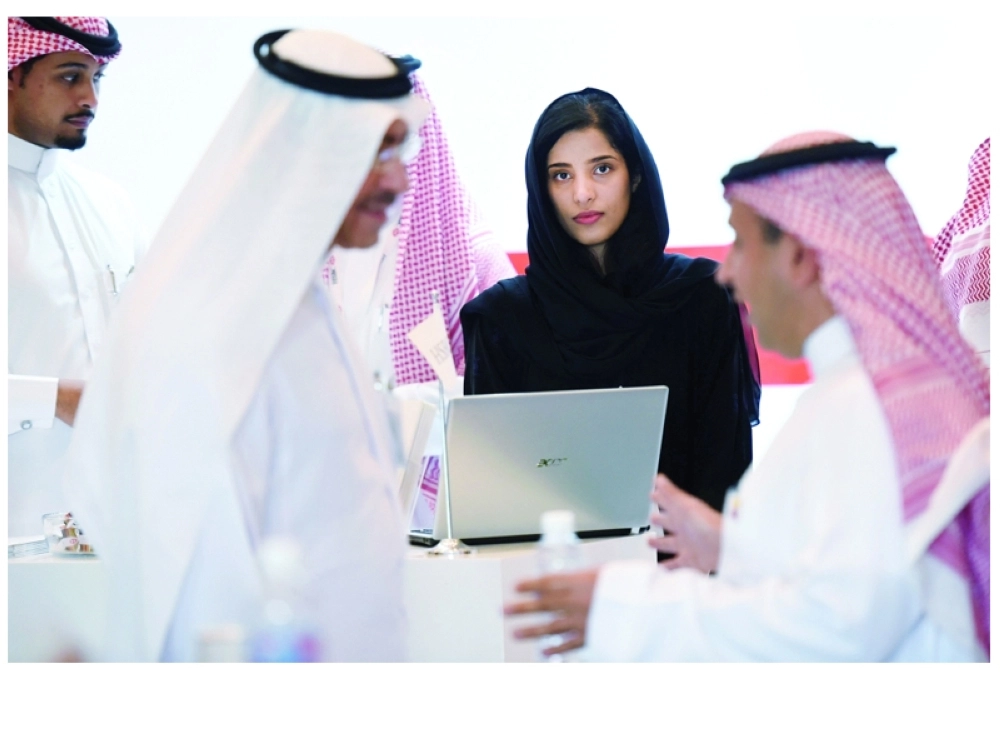 نقاش على الهامش  