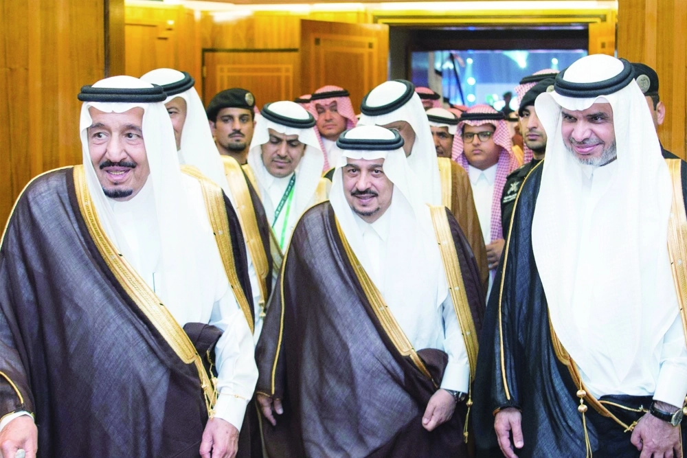 .. وأثناء تشريفه مقر الحفل