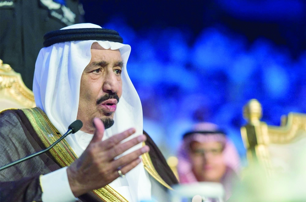 .. وملقيا كلمته