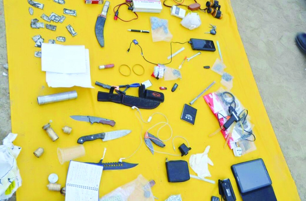 أجهزة ومعدات ضبطت أمس الأول بحوزة الإرهابيين