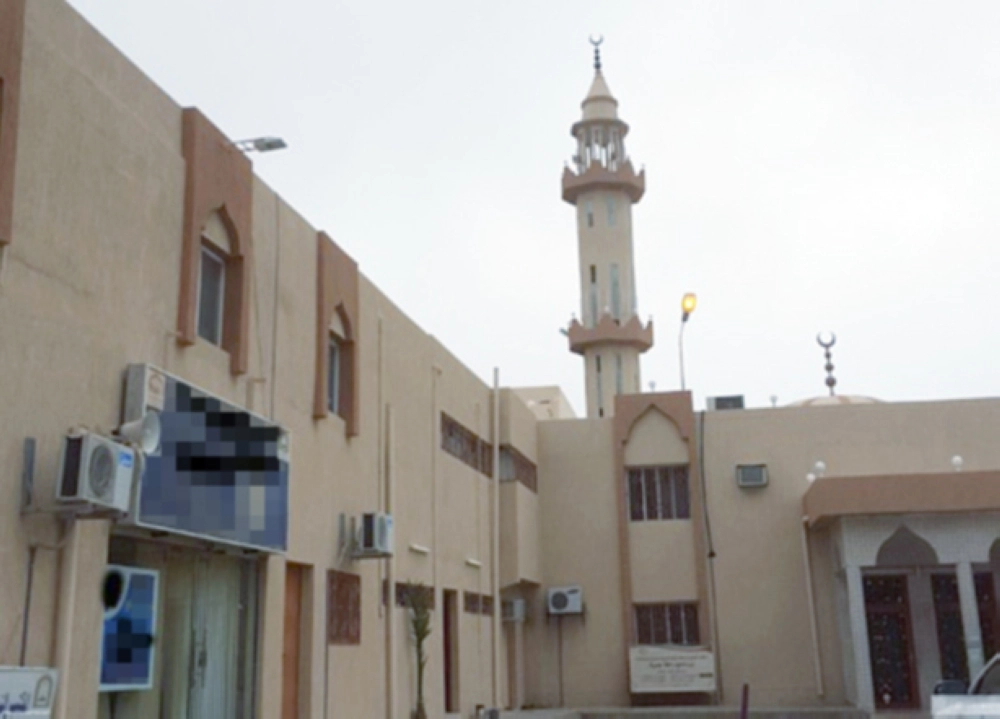 أحد المساجد في الباحة                   (مكة)