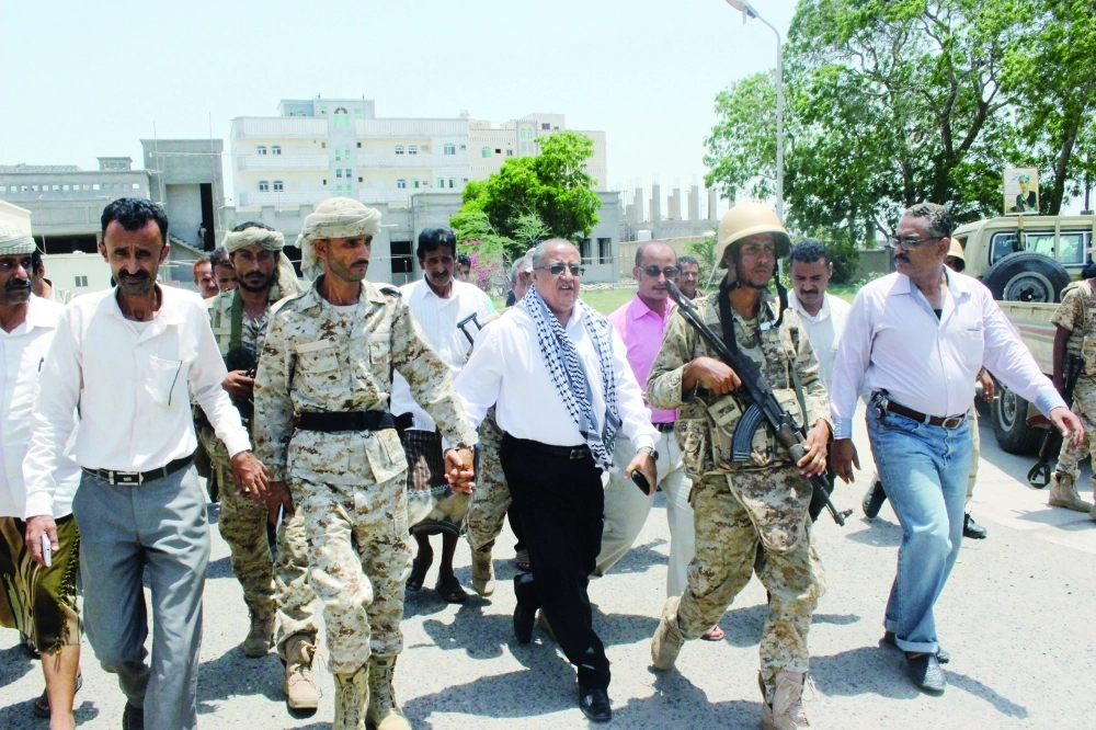  محافظ لحج ناصر الخبجي أثناء زيارته مديرية الحوطة                             (أديب محمد)