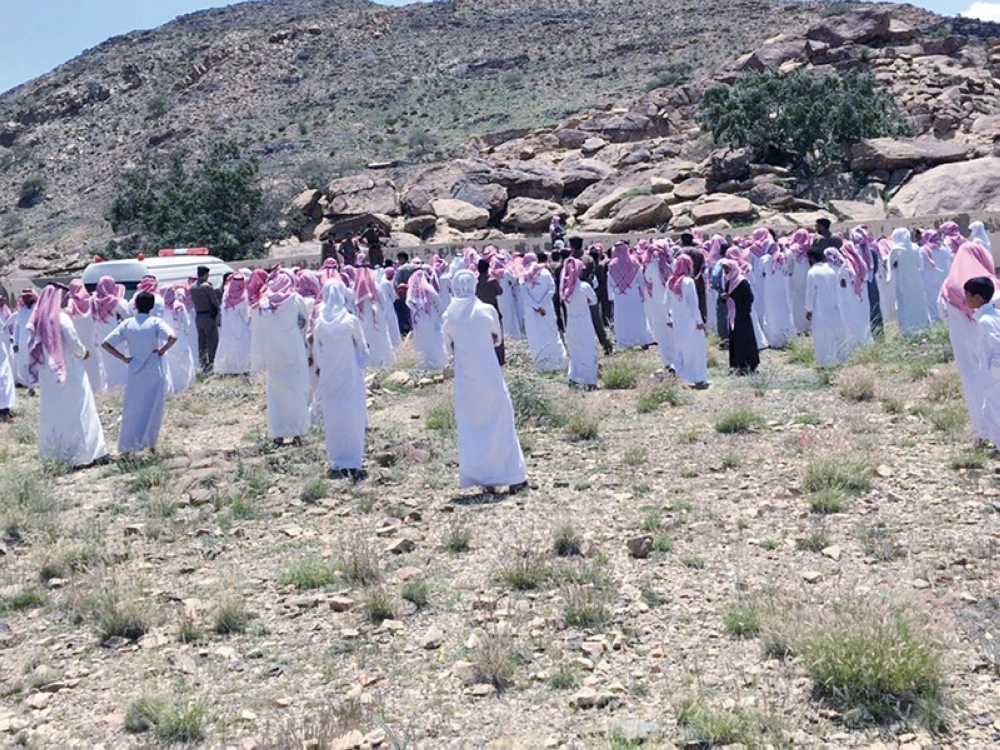 جانب من مراسم تشييع جنازة الشهيد الحارثي أمس (مكة)