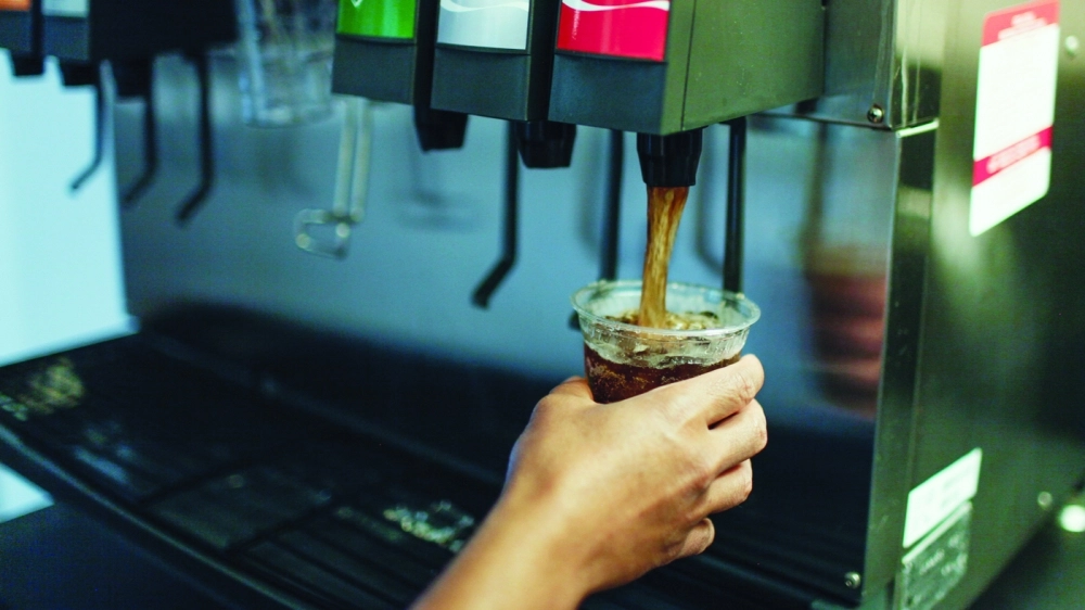 جهاز لتعبئة المشروبات الغازية                  (مكة)