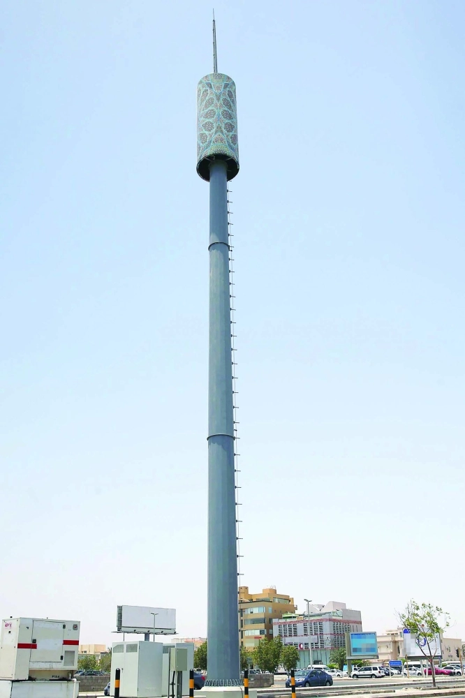 أبراج الاتصالات بأشكال جمالية في جدة              (ثامر الفرج)
