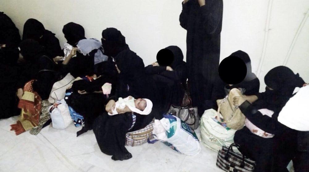 عاملات هاربات من كفلائهن خلال ضبطهن في وقت سابق                                                                        (مكة)