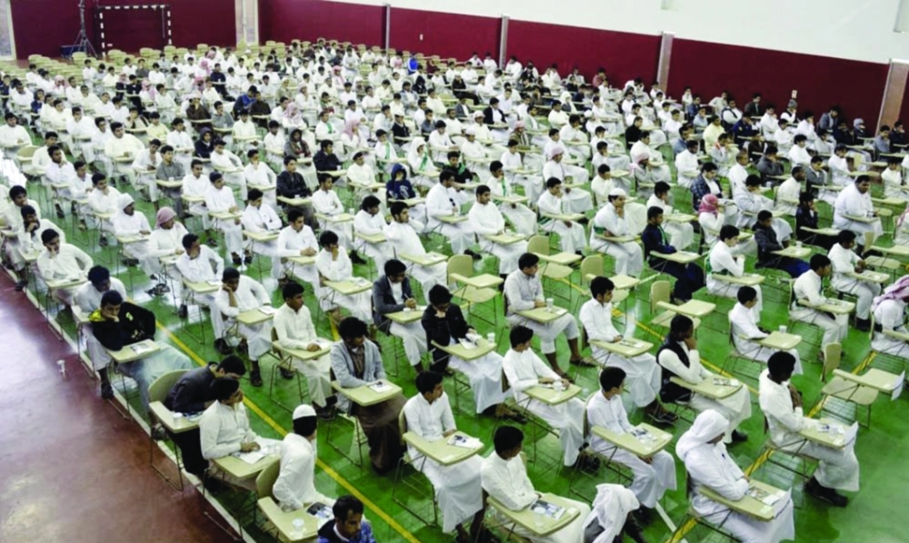 اختبارات في إحدى المدارس                             (مكة)