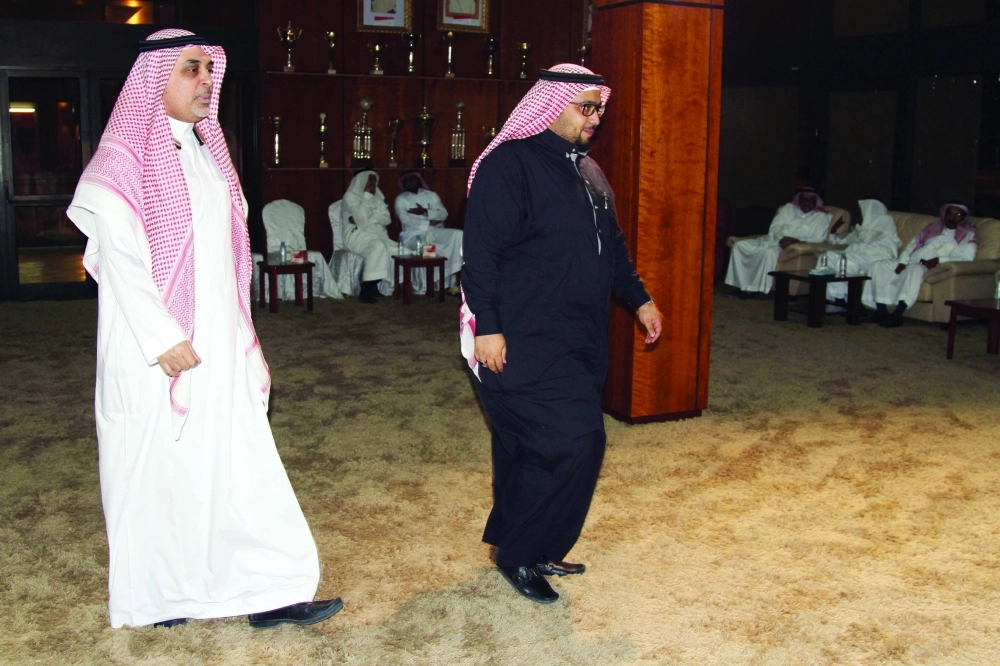 هشام مرسي عند استقباله الضيوف