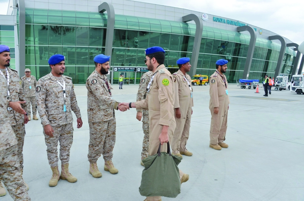 استقبال القوات السعودية بالمطار التركي (واس)