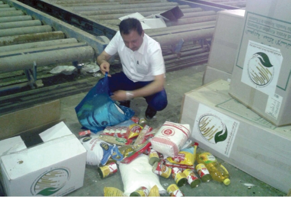 

    من مظاهر إهمال المساعدات السعودية للأنبار (مكة)
