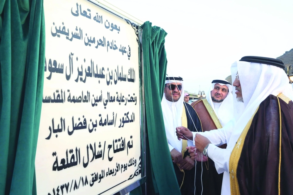 أسامة البار خلال افتتاح مشاريع عسفان                              (غرم عسيري)