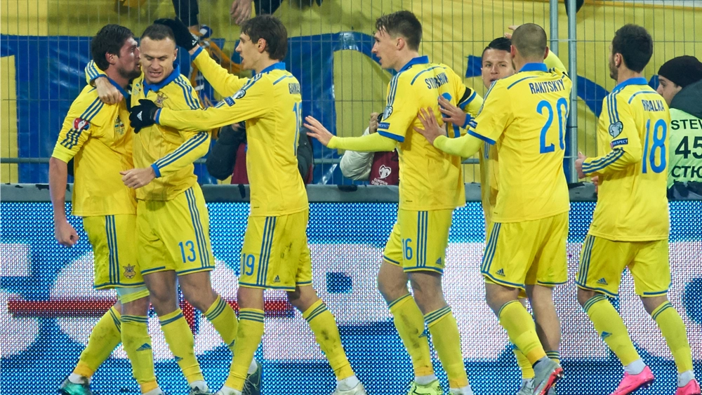 فرحة لاعبي أوكرانيا في مناسبة سابقة             (مكة)