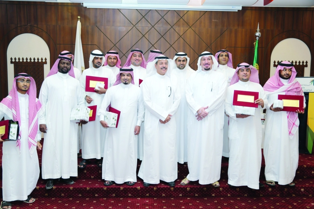 جانب من تتويج مكتب العمل في مكة                           (أحمد جابر)