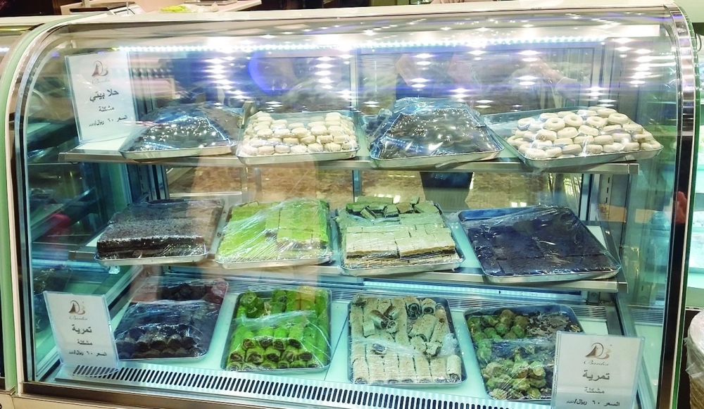 تشكيلة من حلويات التمور                                                                 (مكة)