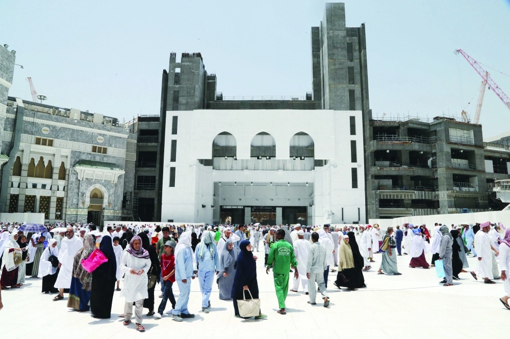 باب الملك عبدالعزيز خلال افتتاحه أمس              (أحمد جابر)