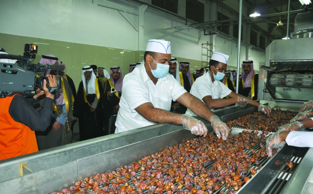 مصنع تعبئة التمور في الأحساء                                                  (مكة)