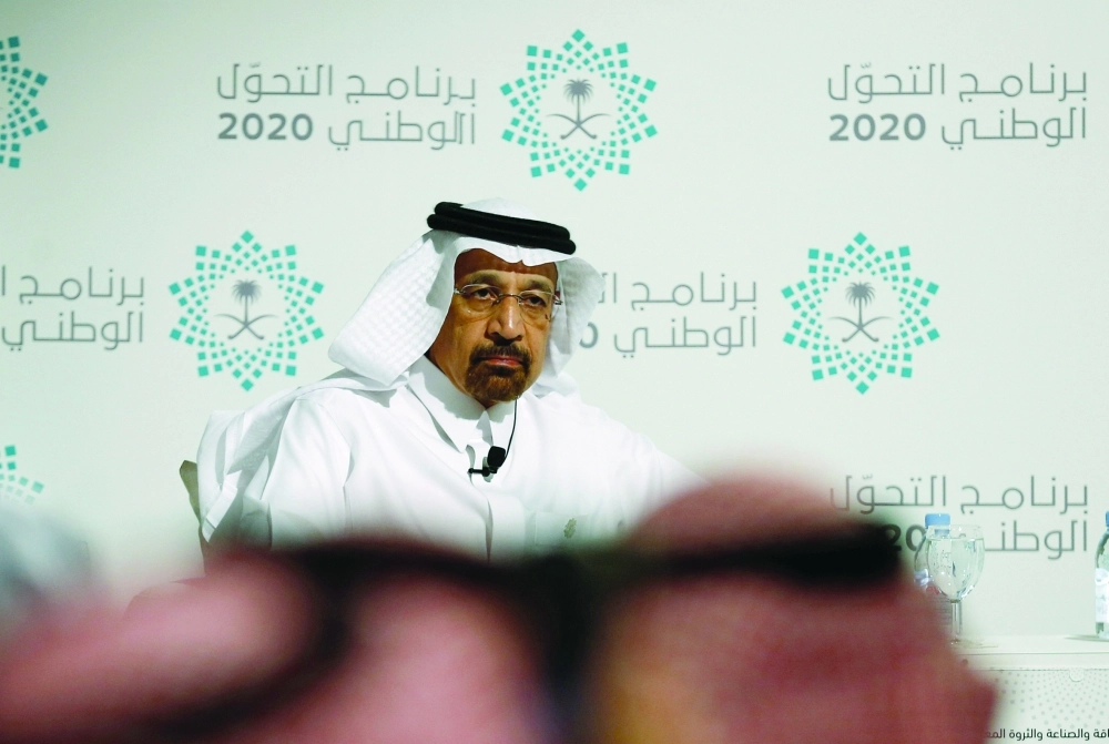 الفالح خلال المؤتمر الصحفي في جدة للحديث عن التحول الوطني                        (مكة)