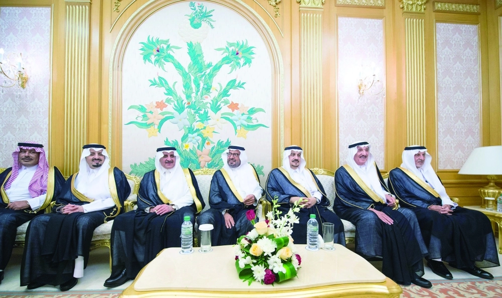 الأمراء خالد الفيصل ومحمد بن ناصروفيصل بن بندر وسعود بن عبدالمحسن وفهد بن سلطان وفيصل بن خالد ومشاري بن سعود