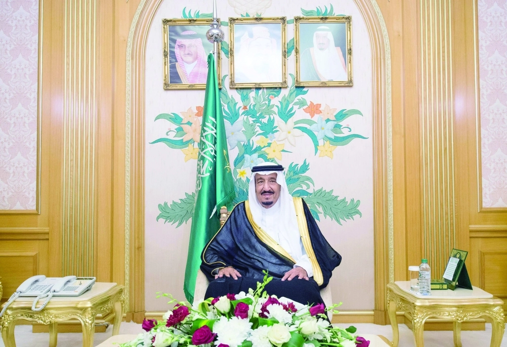 خادم الحرمين خلال استقباله أمراء المناطق