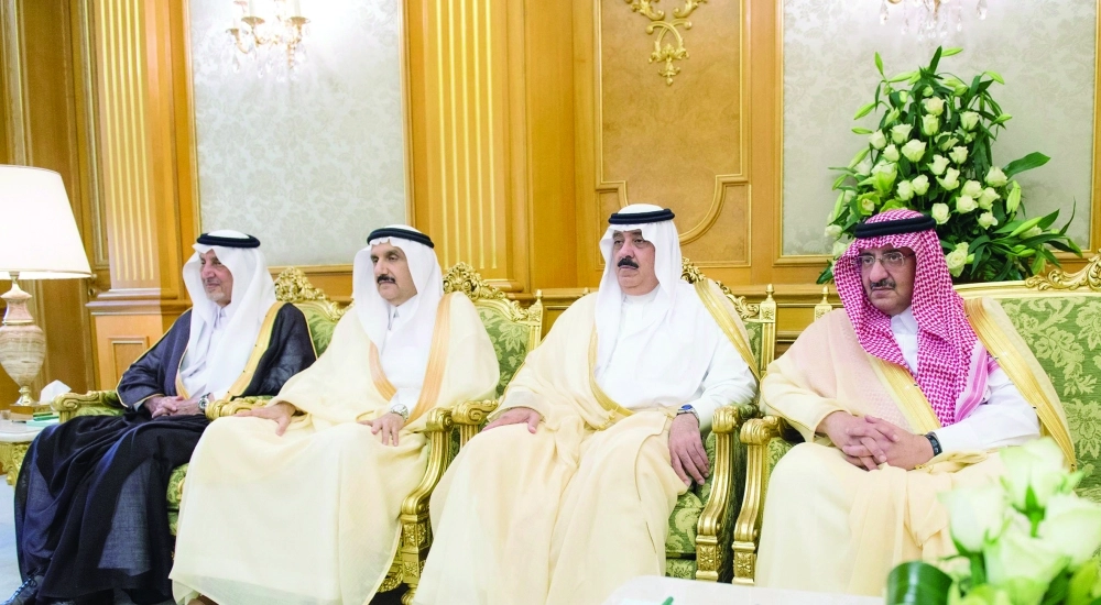 الأمراء خالد الفيصل ومنصور بن متعب ومتعب بن عبدالله ومحمد بن نايف خلال اللقاء