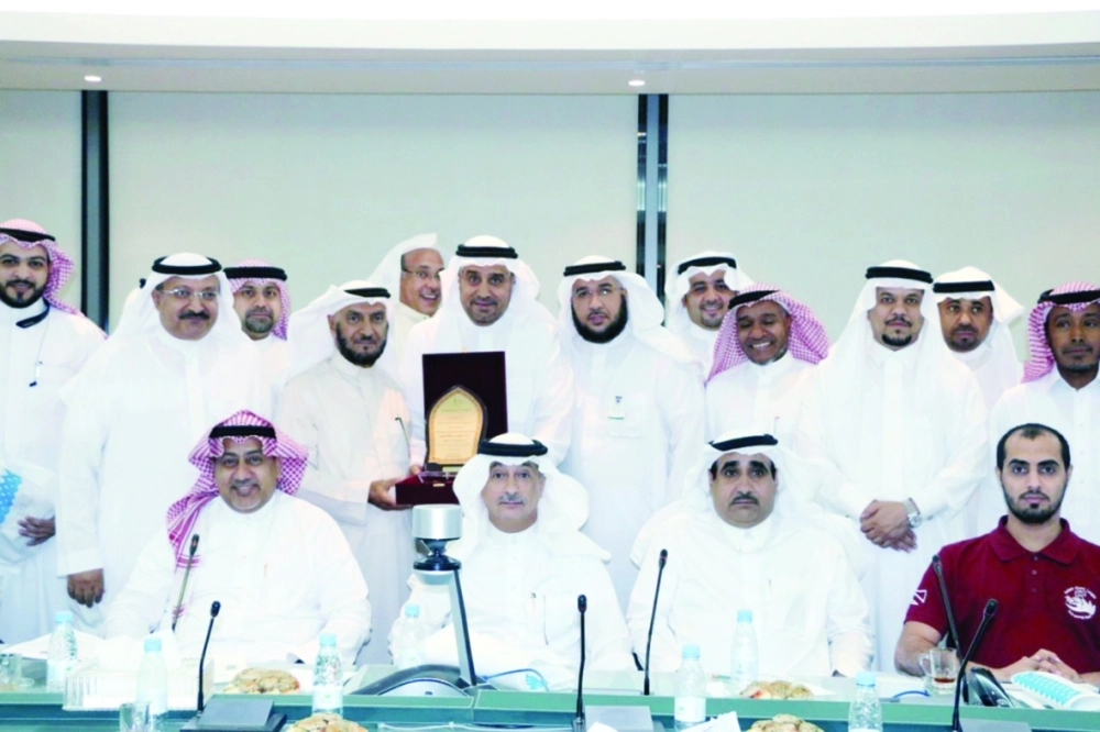 جماعية للمشاركين في اللقاء                                             (مكة)