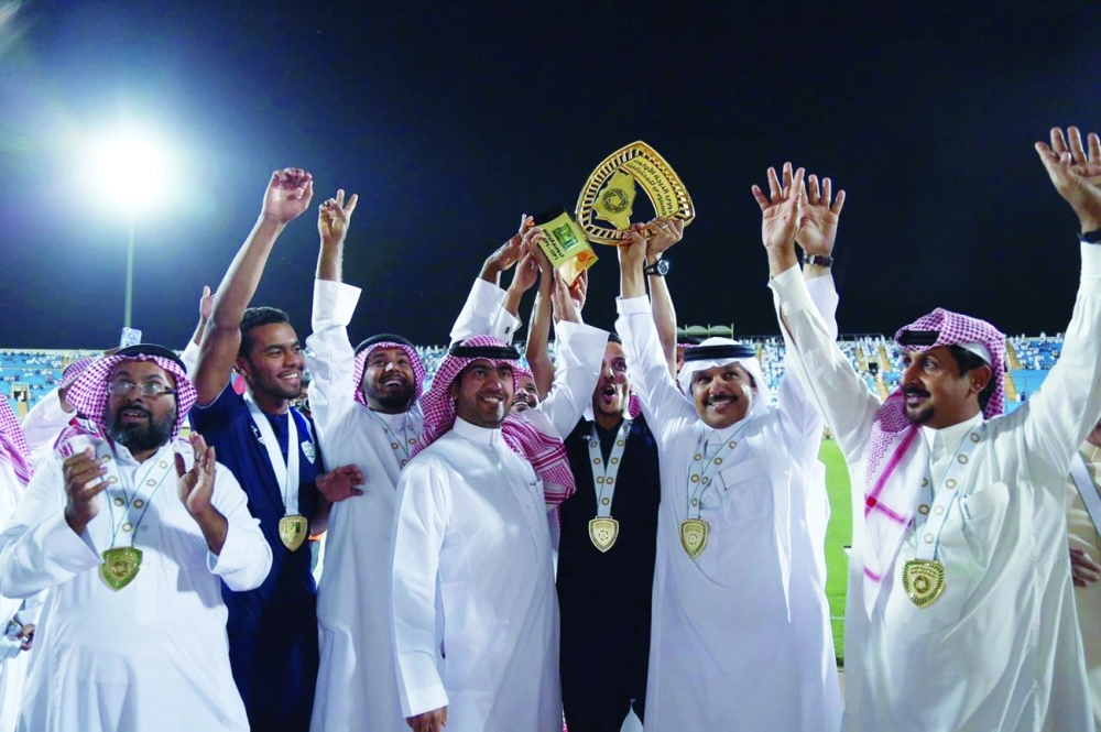 تتويج المجزل بدرع دوري الأولى وصعوده لدوري جميل                         (مكة)