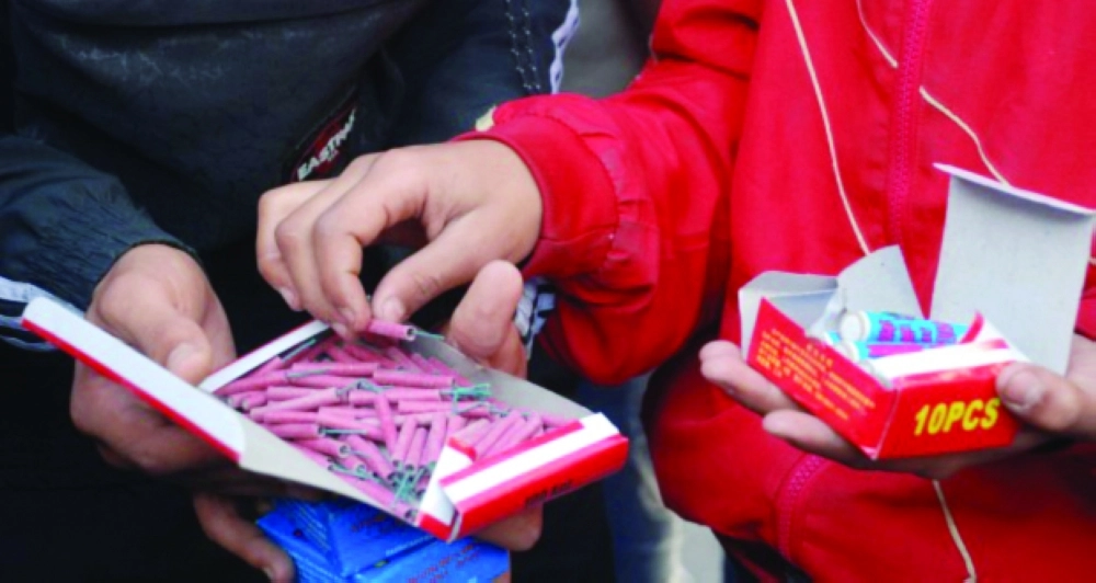 من تجارة بيع المفرقعات               (مكة)