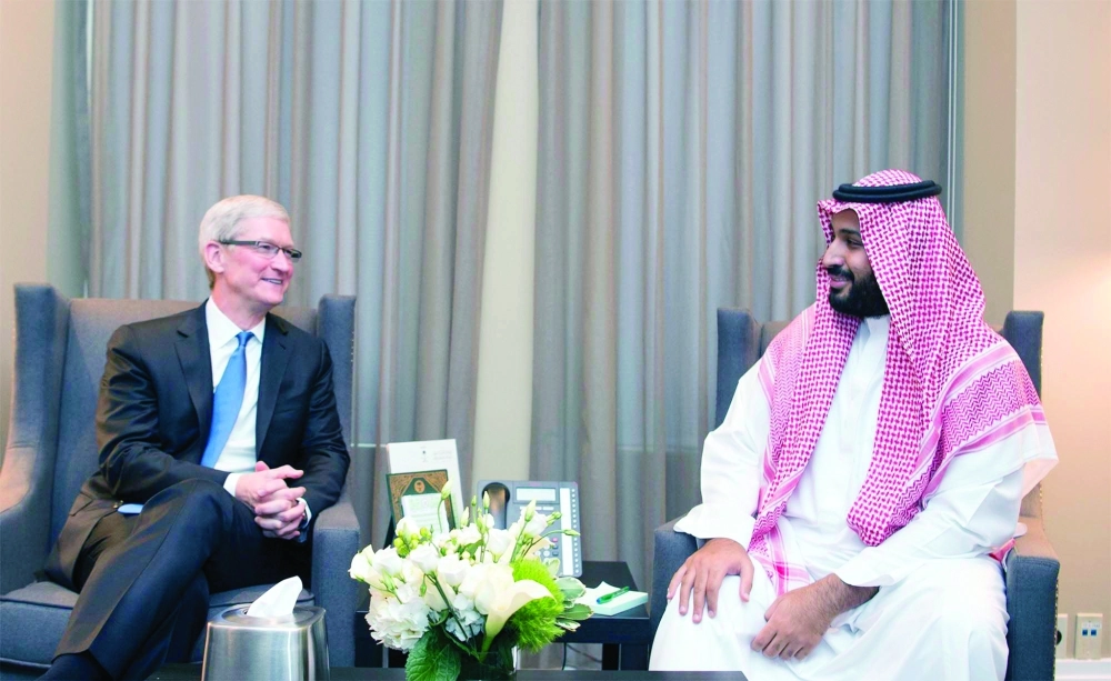 الأمير محمد بن سلمان يلتقي الرئيس التنفيذي لشركة أبل                                       (بندر الجلعود)