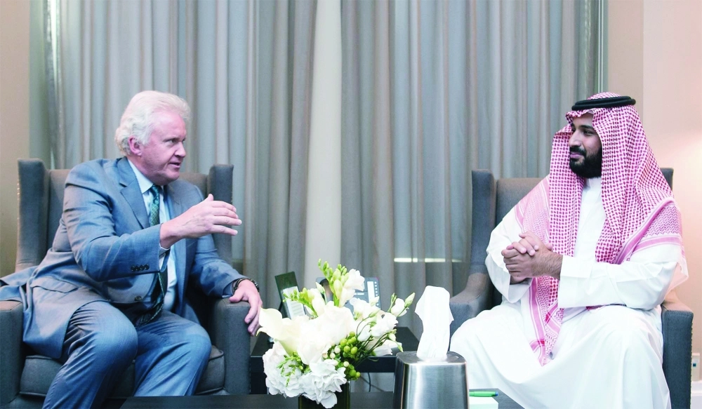 من اجتماع الأمير محمد بن سلمان مع جفري إيملت                                   (واس)