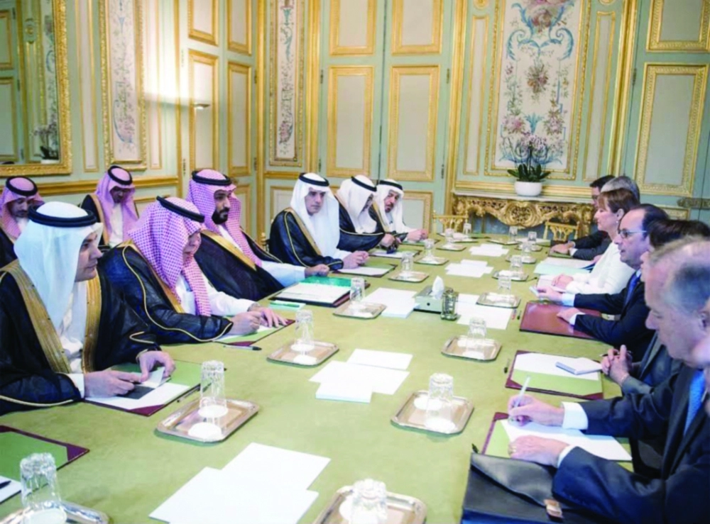 ....وخلال جلسة المباحثات 