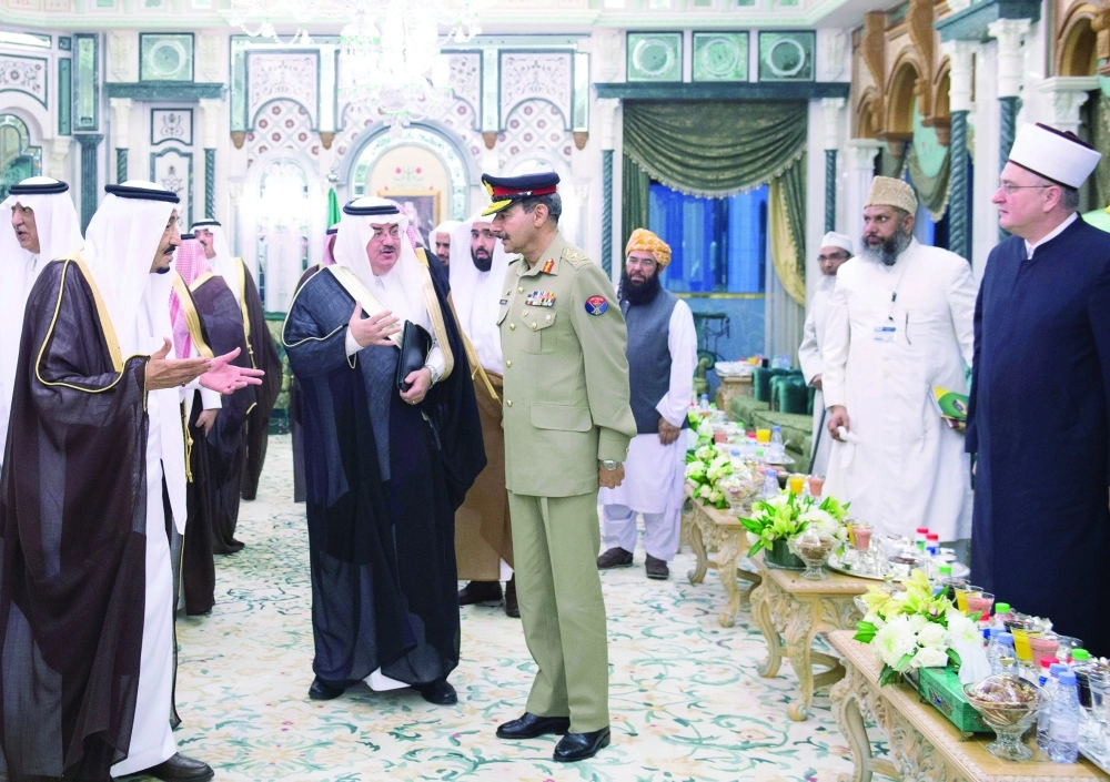  خادم الحرمين مرحبا برئيس هيئة الأركان المشتركة للقوات المسلحة الباكستانية