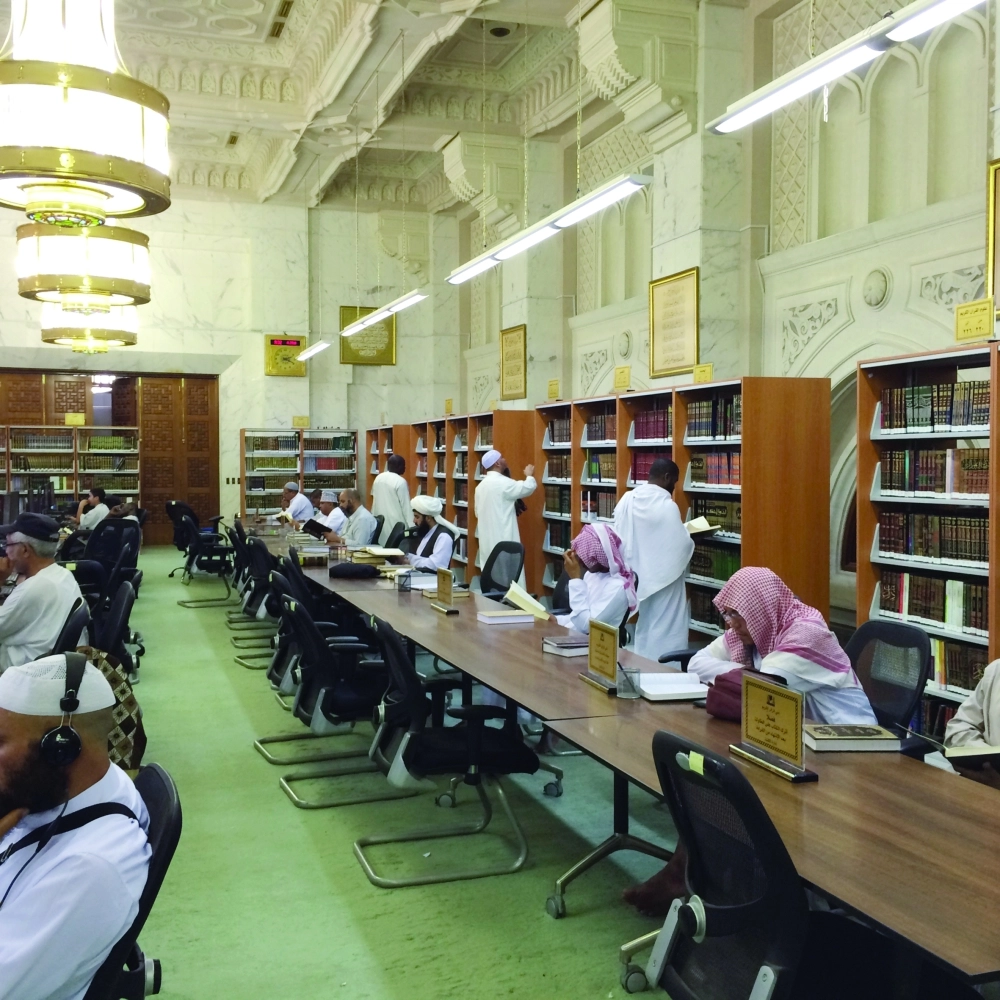 جانب من المكتبة 