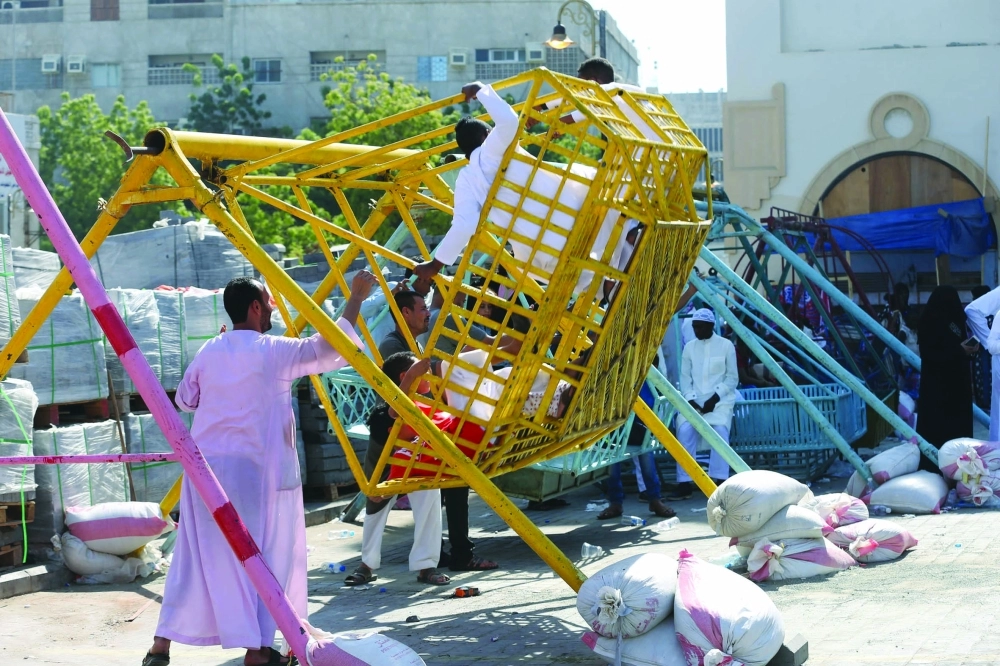 ملاهي العيدروس تكتظ بالعائلات أول أيام العيد  (غرم عسيري)