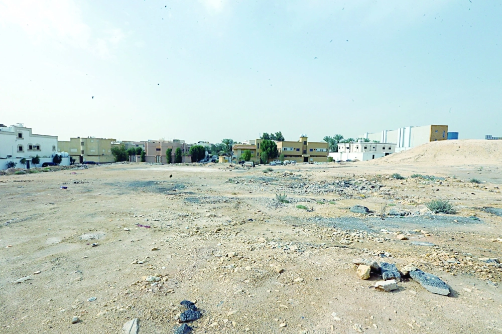 أراض بيضاء بجوار تجمع عمراني                                               (مكة)