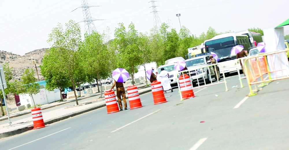 نقطة فرز على مدخل منى حج العام الماضي      (مكة)