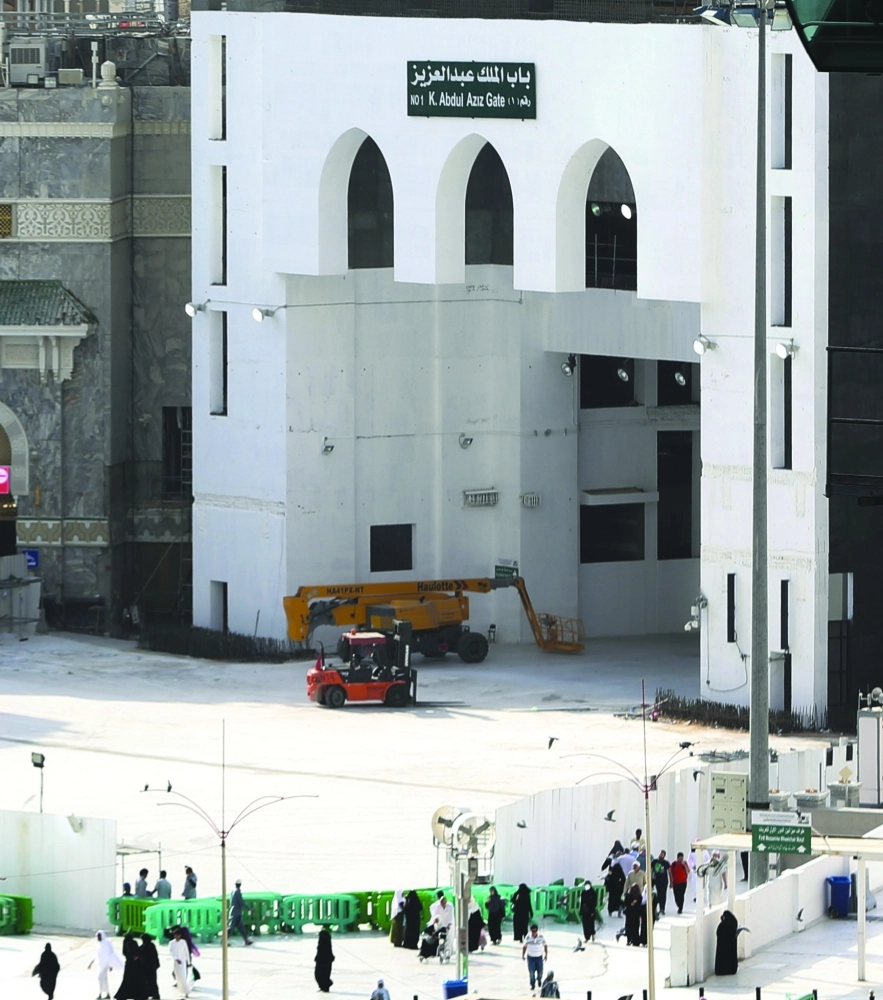 باب الملك عبدالعزيز بعد الإغلاق   (ياسر بخش) 