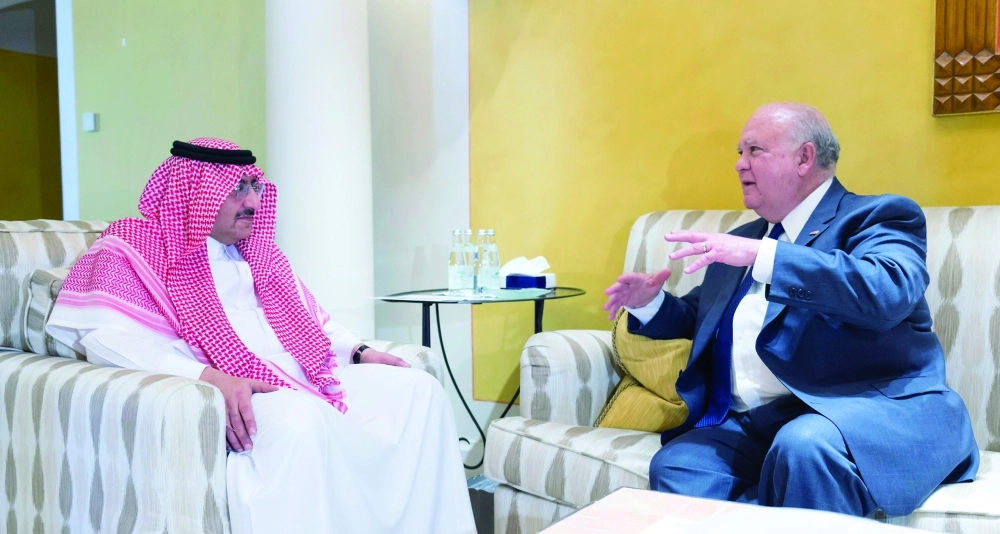 ولي العهد مجتمعا مع جوزيف ويستفول