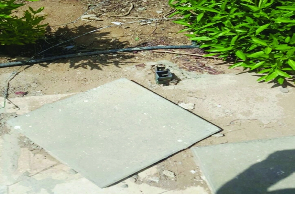 آثار أعمدة تثبيت السور 