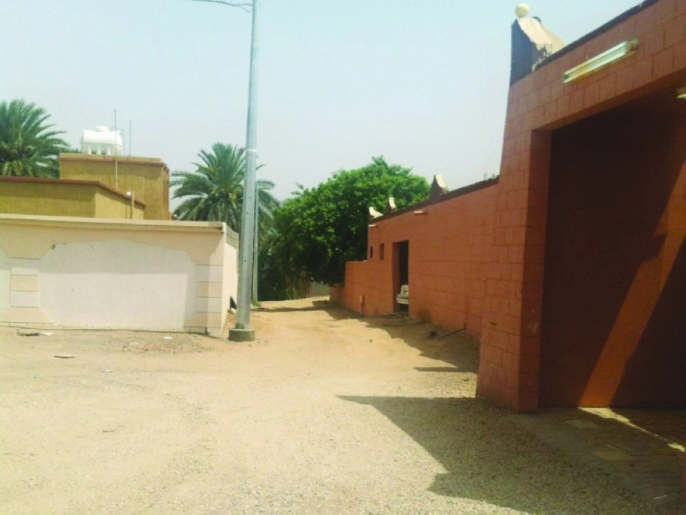 من المواقع التي لم تشملها السفلتة              