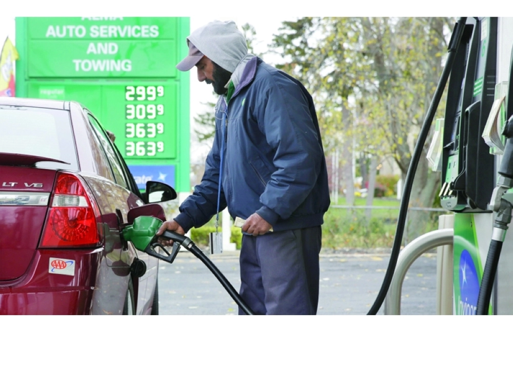 أمريكي أثناء التزود بالوقود                                              (مكة)