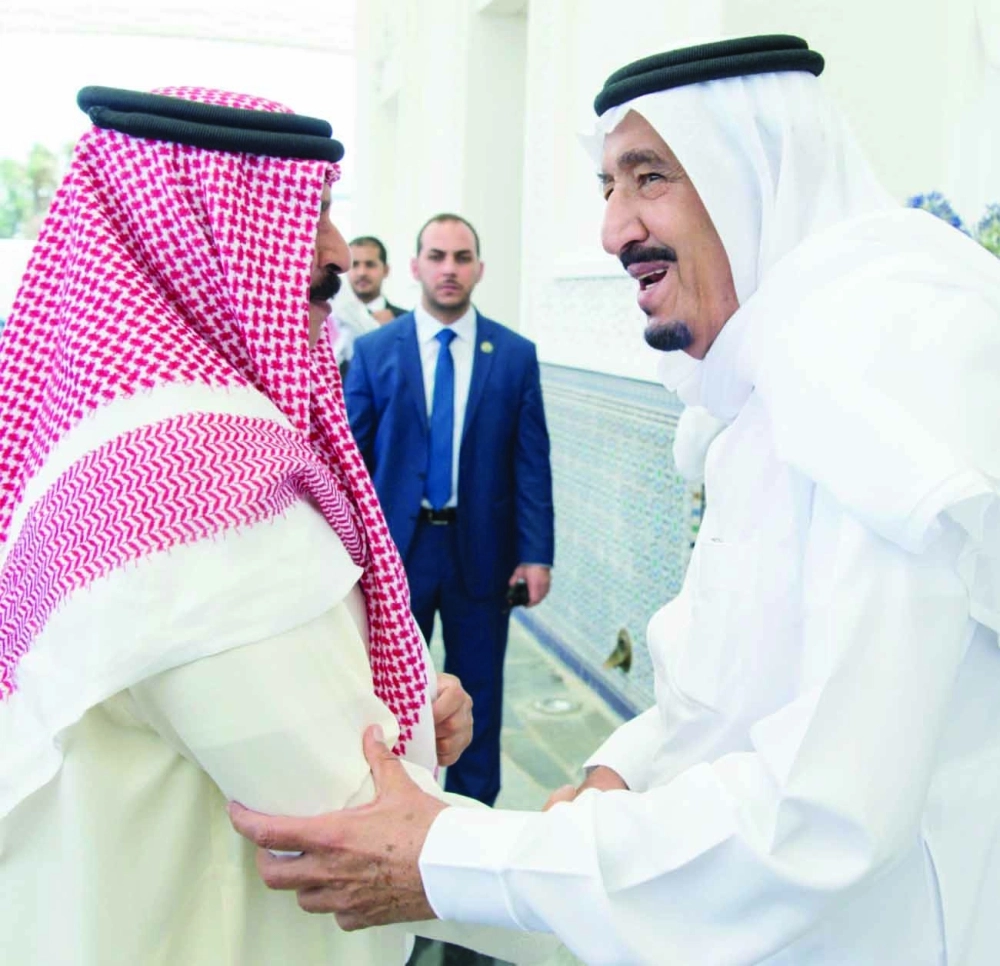 الملك سلمان مرحبا بملك البحرين