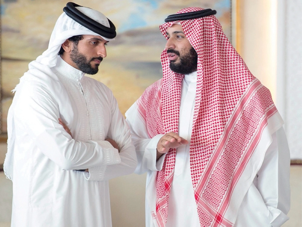 الأمير محمد بن سلمان والشيخ ناصر بن حمد آل خليفة خلال اللقاء