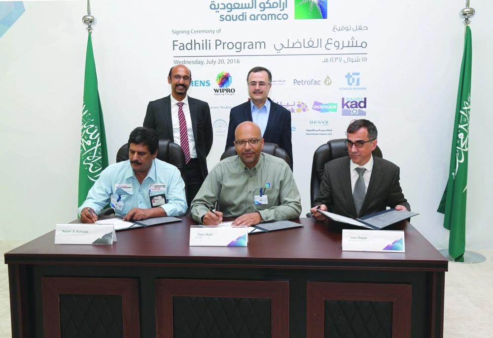 أثناء توقيع إحدى الاتفاقيات    (حمدان الدوسري)